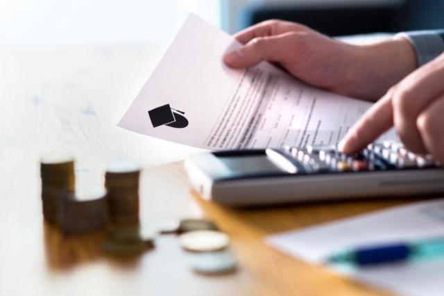 How To Build A Debt-Free Future For Yourself ?